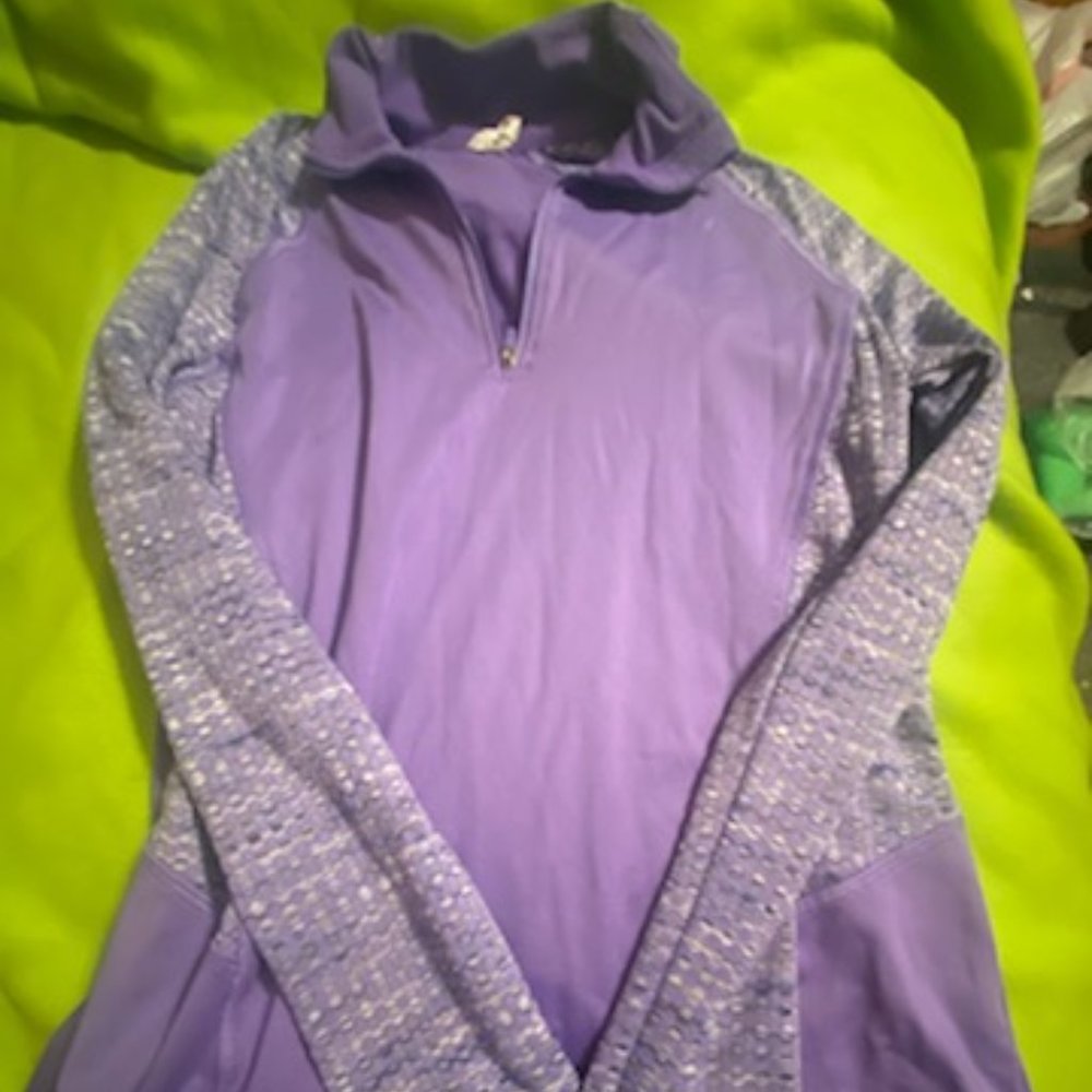 Long sleeve athletic top